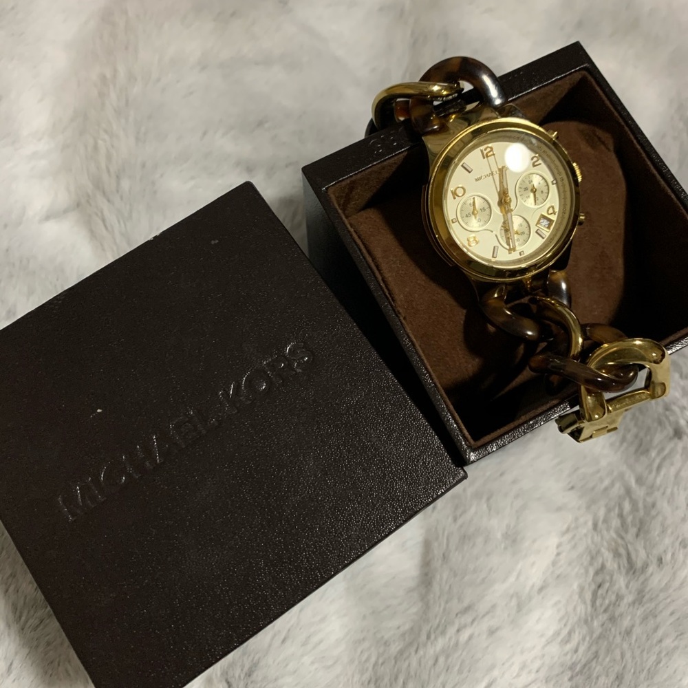 Michael Kors tortoise shell and gold link watch - Picture 3 of 4